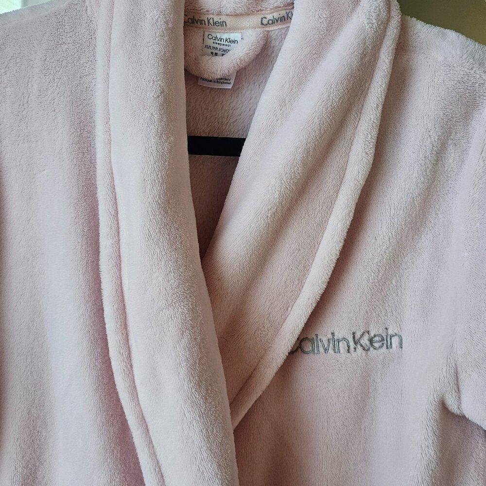 Calvin Klein Pink Plush Fleece Robe Cozy Lounge Bathrobe Soft Spa Robe XS-M - Picture 3 of 4